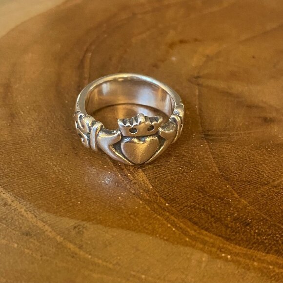 RETIRED James Avery Adorned Claddaugh Ring, Size 5, Sterling Silver - Picture 1 of 3